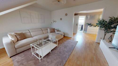 Wohnzimmer DG - 3 Zimmer Mehrfamilienhaus, Wohnhaus in Leipzig