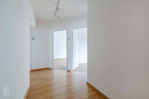 Flur - 3 Zimmer Etagenwohnung zum Kaufen in Berlin