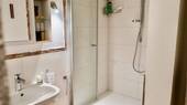 neues Bad mit Dusche UG - 