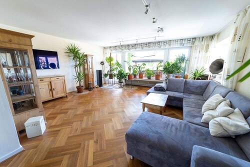 Wohnzimmer - Mehrfamilienhaus, Wohnhaus mit 320,00 m&sup2; in Remscheid zum Kaufen