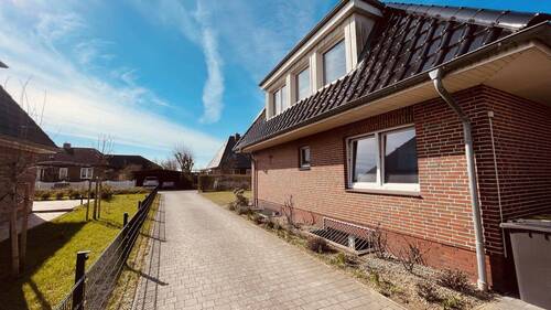 Auffahrt - Einfamilienhaus mit 185,00 m&sup2; in Alkersum zum Kaufen