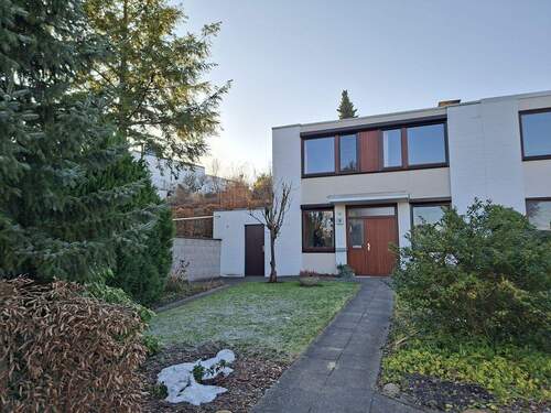 Ansicht (Straßenseite) - 3 Zimmer Reihenendhaus in Hamburg