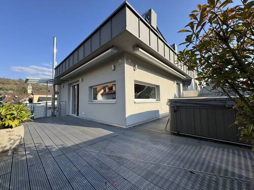 Terrasse mit XXL-Whirlpool - 5 Zimmer Doppelhaushälfte in Hemsbach