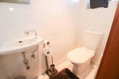 WC - 7 Zimmer Reihenmittelhaus zum Kaufen in Dormagen / Delhoven