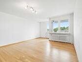 Wohn-/ Esszimmer - 3 Zimmer Etagenwohnung zum Kaufen in Konstanz