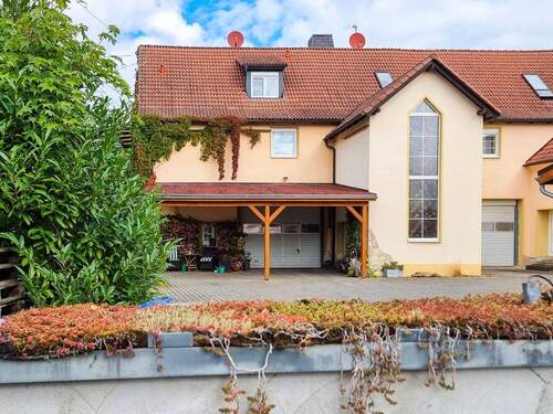 Gebäudeansicht - 4 Zimmer Reihenendhaus zum Kaufen in Brandis