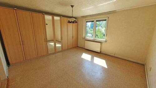 1. OG-Schlafzimmer - 