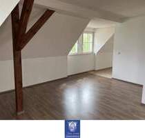 Individuelle und geräumige Dachwohnung! Tageslichtbad mit Wanne und Dusche! - Riesa Gröba