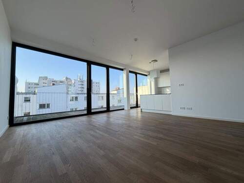 Wohnzimmer - Dachgeschosswohnung im grünen Alt-Treptow - urbaner Wohntraum mit Geschichte