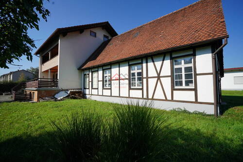 Südwestansicht Gebäude - 