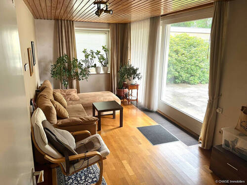 Zwischenraum Terrasse - 5 Zimmer Einfamilienhaus in Holzminden