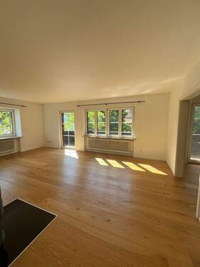 Wohnzimmer - 3 Zimmer Etagenwohnung zum Kaufen in Nußdorf am Inn