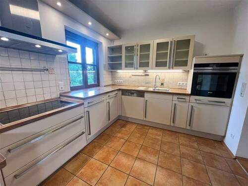 großzügige Küche - 