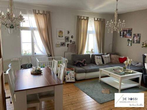 Wohnzimmer (5) - BESONDERE IMMOBILIE - ALTBAUWOHUNG IN ZENTRALER LAGE VON NÜRNBERG