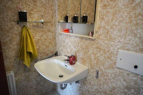 Gäste WC mit Dusche - 