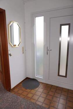 Flur - Einfamilienhaus mit 144,00 m&sup2; in Lingen (Ems) zum Kaufen