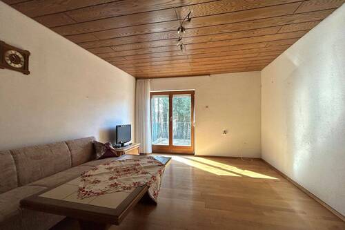 Wohnzimmer mit Terrassenausgang - 