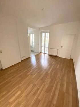 Wohnzimmer - Preiswerte 3-R-Wohnung in MD-Sudenburg im 1.OG ca.62m² mit BLK. zu vermieten.