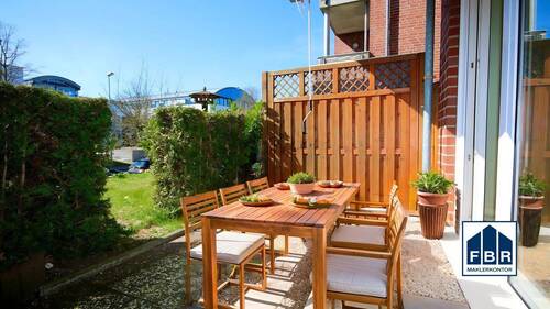 sonnige Terrasse - 2 Zimmer Etagenwohnung in Schwerin