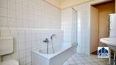 Badezimmer - Etagenwohnung mit 66,60 m² in Schwerin zum Kaufen