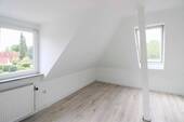 Schlafzimmer 2 OG - 