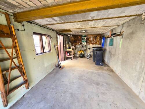 Garage - 