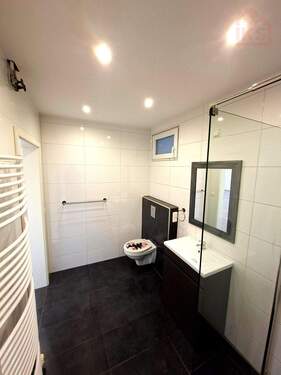 Badezimmer 2 - Etagenwohnung mit 95,00 m&sup2; in Neunkirchen/Saar zum Kaufen