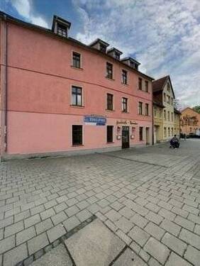 Ansicht Lokal mit Straßenterrasse - Sehr schönes Ladenlokal mit sonniger Terrasse ca.137m² in Aschersleben zu vermieten.