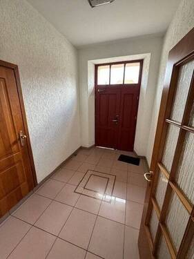 Eingang zum Lokal / Flur - 