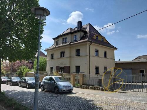 Titelbild - Attraktives Mehrfamilienhaus mit großem Innenhof und Nebengebäuden