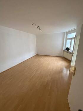 Wohnzimmer - Etagenwohnung mit 73,00 m&sup2; in Magdeburg zur Miete