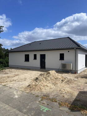 Haustür - 4 Zimmer Bungalow zum Kaufen in Uelzen