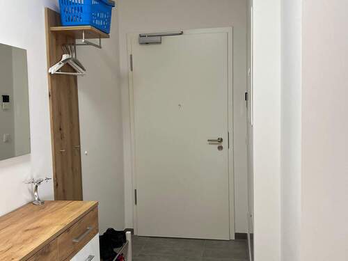 Flur - 2 Zimmer Etagenwohnung zur Miete in Oberding