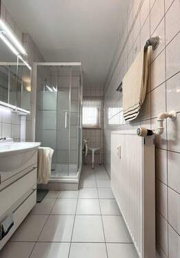 Tageslichtbad mit Dusche - 