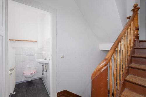 Treppenhaus mit WC Zwischengeschoss - 