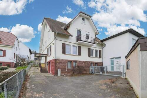 Straßenansicht - 7 Zimmer Mehrfamilienhaus, Wohnhaus zum Kaufen in Birkenfeld