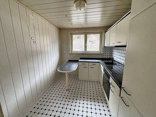 Küche mit EBK - Etagenwohnung mit 80,00 m&sup2; in Höfen an der Enz zum Kaufen