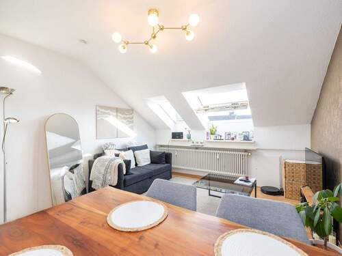 Wohnzimmer - Solide Investition - Vermietete Zwei-Zimmer-Wohnung mit zuverlässigem Mieter in Osnabrück