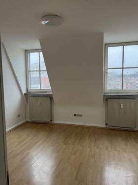 Zimmer 2 - 