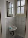 Toilette mit Waschbecken - 