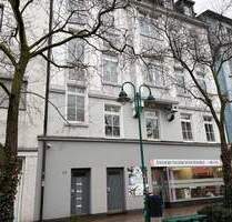 Dachgeschosswohnung mit 3 Zimmern im Altbau in der Stadtmitte - Duisburg Dellviertel