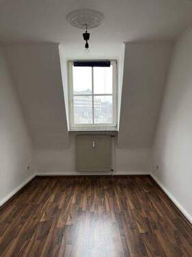 Zimmer 3 - 