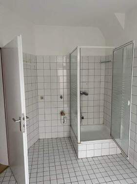 Dusche und Waschmaschinenanschluss - 