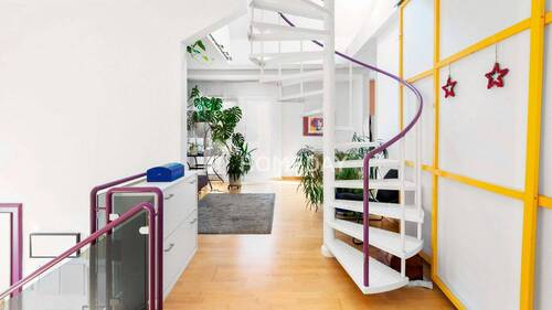 1. OG Flur 1 - 9 Zimmer Einfamilienhaus zum Kaufen in Aßlar