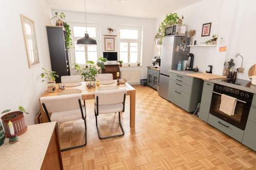 Kochen - HIER WIRD ES GEMÜTLICH Helle Altbauwohnung mit Dachloggia und Parkettboden