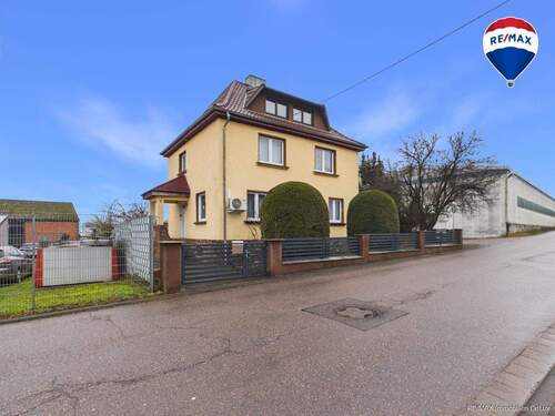 REMAX Immobilien DeLux Haus in Losheim am See zu verkaufen - 
