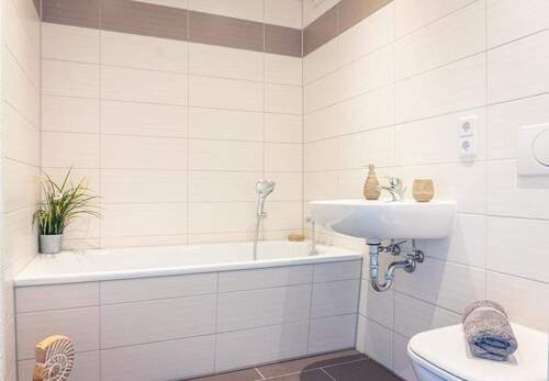 Bad Vergleichswohnung - 4 Zimmer Etagenwohnung in Chemnitz