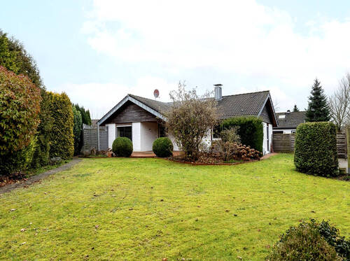 Großer gepflegter Garten - Gepflegter Bungalow mit großem Garten in ruhiger Sackgasse von Schloß Holte-Stukenbrock