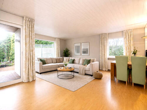 Heller Wohn- und Essbereich (Visualisierung durch KI) - 4 Zimmer Bungalow in Schloß Holte-Stukenbrock
