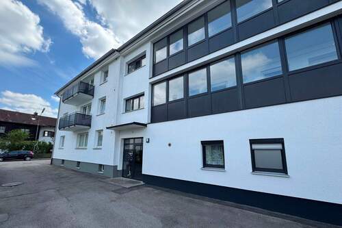 Außenansicht - 1 Zimmer Mehrfamilienhaus, Wohnhaus zum Kaufen in Karlsfeld